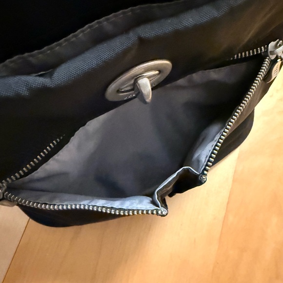 Stylish Black Baggallini Backpack - Picture 5 of 9